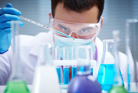 Events_REACH Scientist in lab